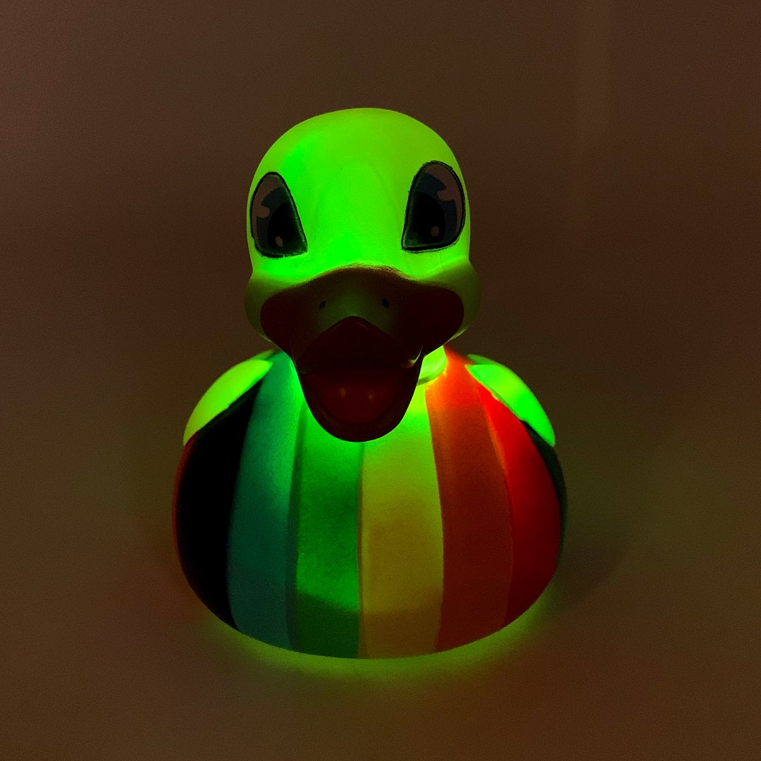 Proud Duck 'Glow In The Duck' - Locomocean Ltd