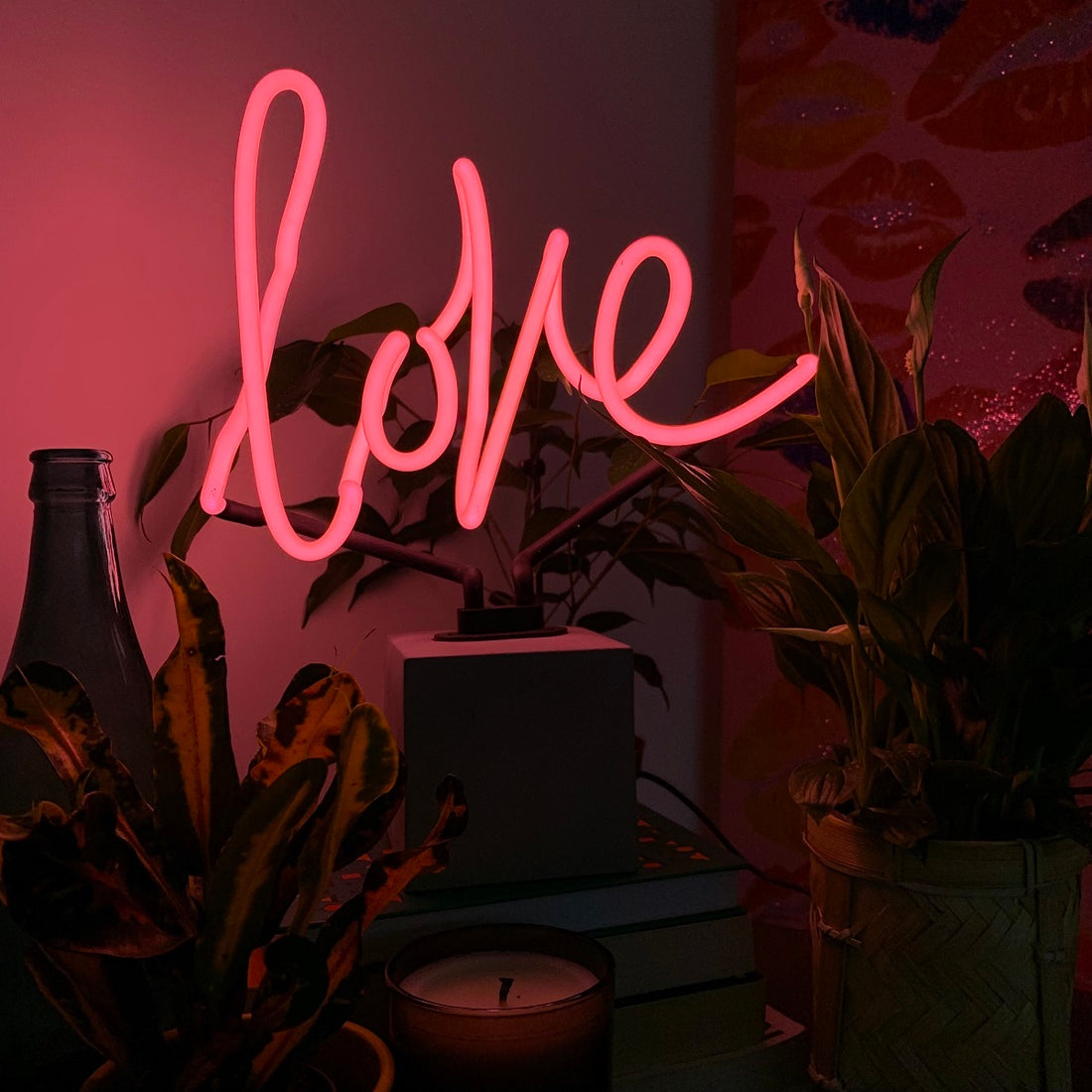 Neon 'Love' Sign - Locomocean Ltd