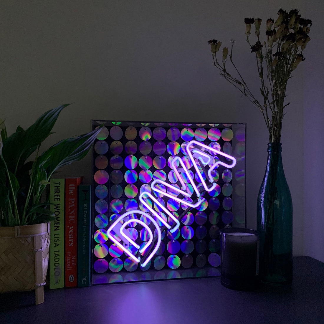 'Diva' Glass Neon Sign with Sequins - Locomocean Ltd