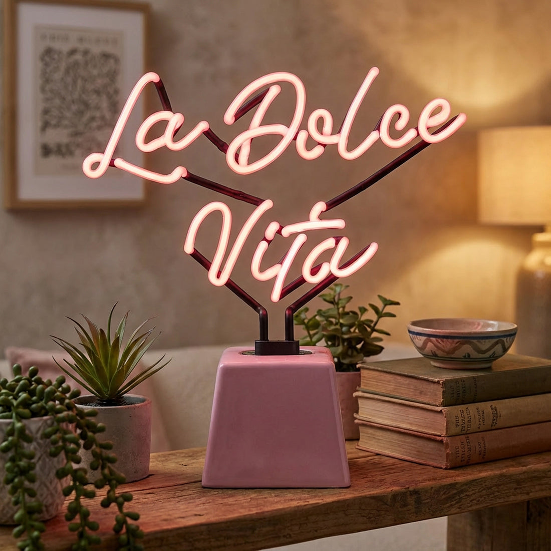 La Dolce Vita Pink: Ceramic Base Glass Neon